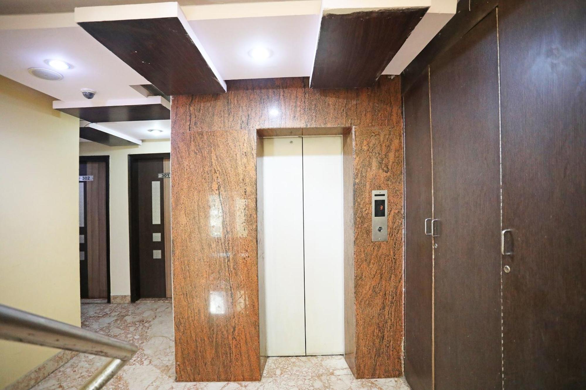 Oyo Hotel Vedas Heritage Delhi  Buitenkant foto