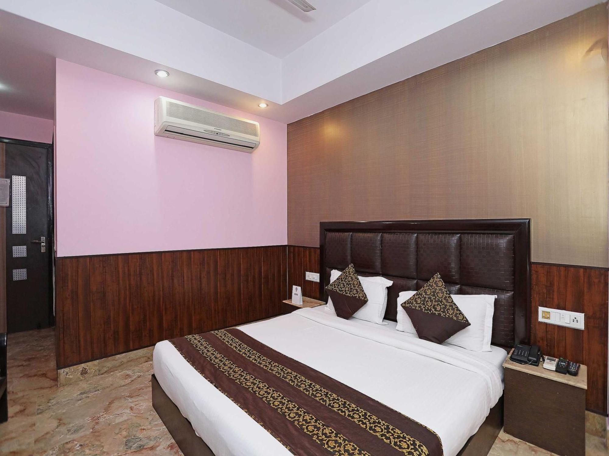 Oyo Hotel Vedas Heritage Delhi  Buitenkant foto