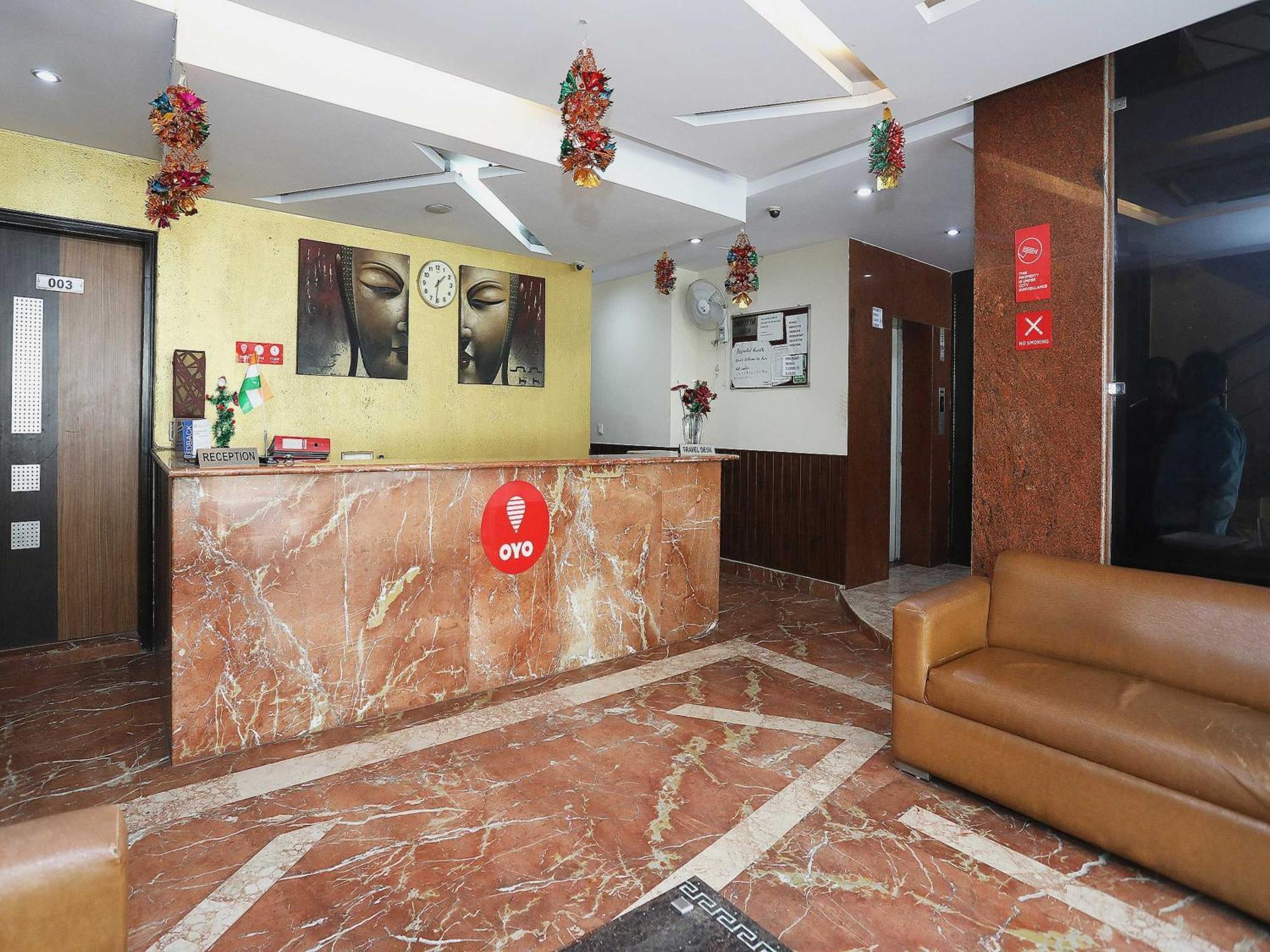 Oyo Hotel Vedas Heritage Delhi  Buitenkant foto