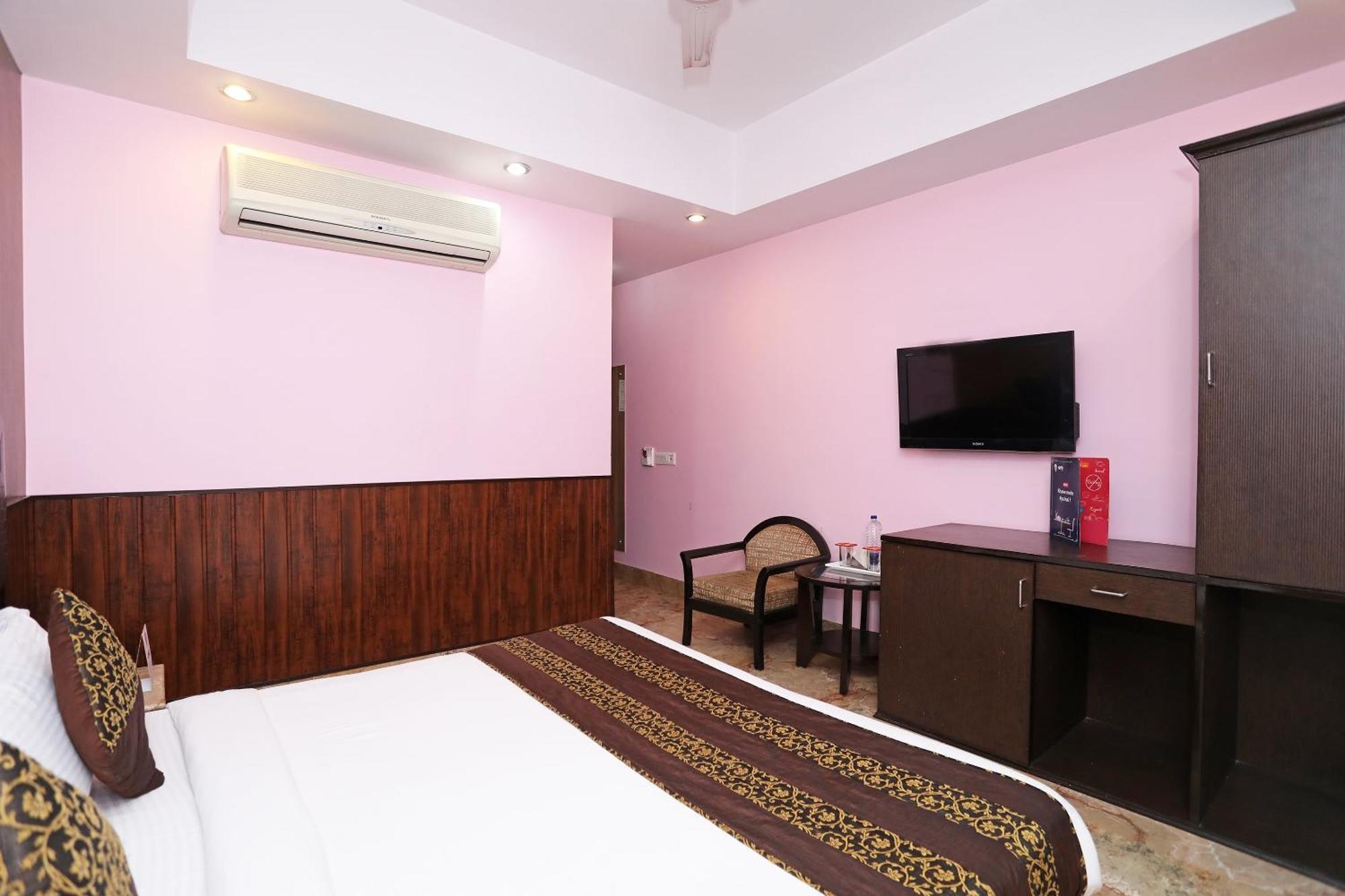 Oyo Hotel Vedas Heritage Delhi  Buitenkant foto
