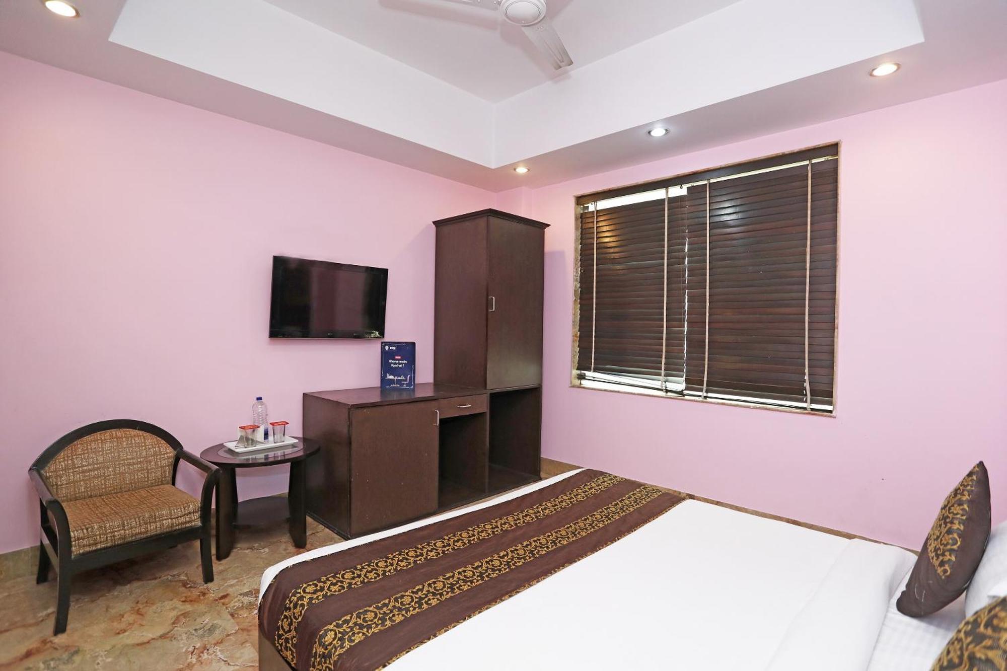 Oyo Hotel Vedas Heritage Delhi  Buitenkant foto