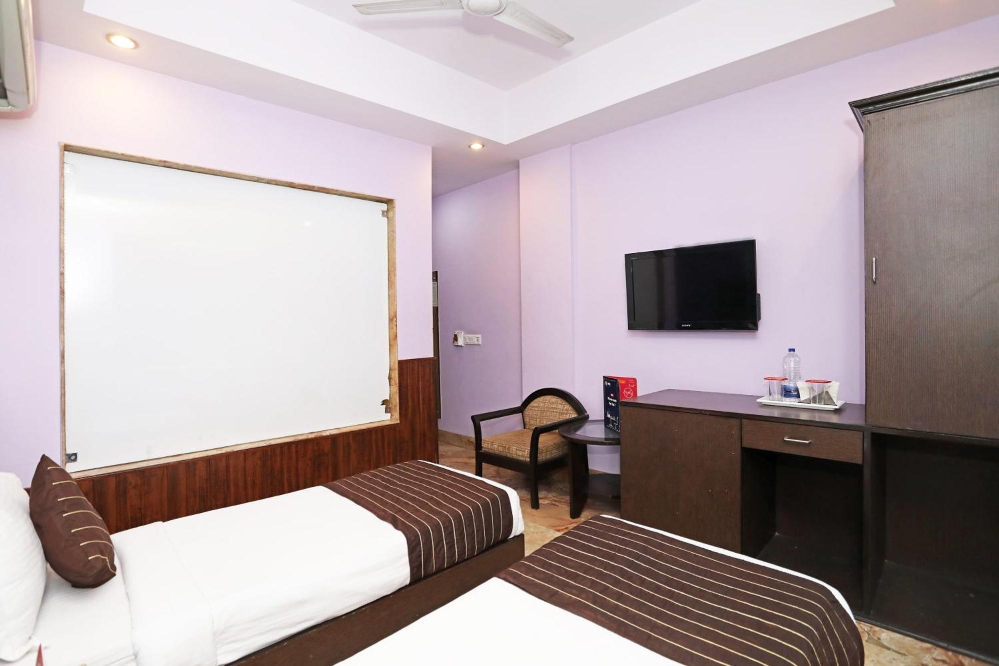 Oyo Hotel Vedas Heritage Delhi  Buitenkant foto